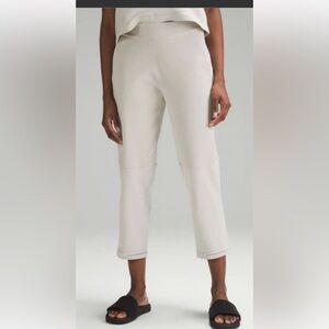 Lululemon Relaxed Fit HR Knit ankle cropped pants in bone, size S